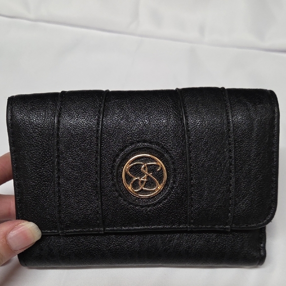 Jessica Simpon Chic Black Women's Wallet with Gold Accent - Picture 1 of 5